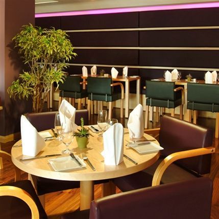 Holiday Inn London Brentford Lock - Island Restaurant
