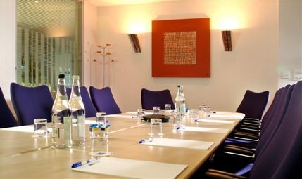 Holiday Inn Express London-Swiss Cottage - Meeting Room
