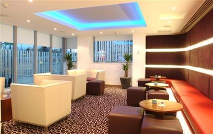 Holiday Inn Express London-Swiss Cottage - Bar/Lounge