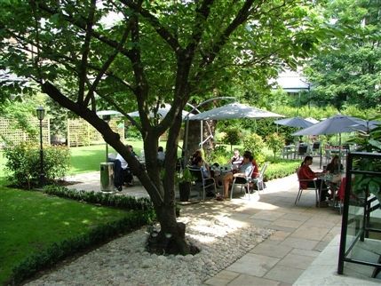 Crowne Plaza London Kensington - Private Landscaped Garden