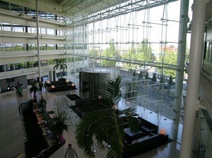 Hilton London Heathrow Airport Hotel - Hotel Lobby