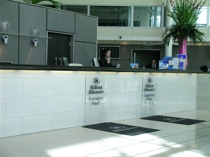Hilton London Heathrow Airport Hotel - Reception Desk