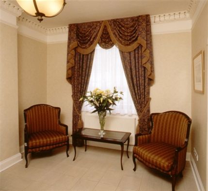 Four Seasons Townhouse -