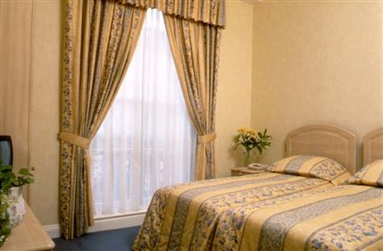 Four Seasons Townhouse -
