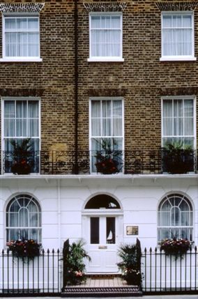 Four Seasons Townhouse -