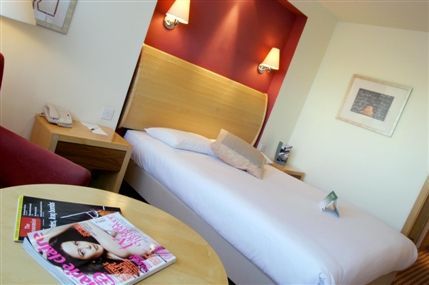 Holiday Inn London Gatwick Airport - Executive Double Room