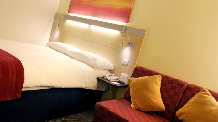 Images For Holiday Inn Express London Stansted Airport Hotel Deals
