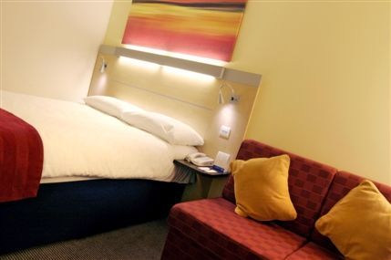 Holiday Inn Express London Stansted Airport - Double + Sofa Bed