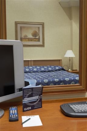Quality Crown Hotel Hyde Park -