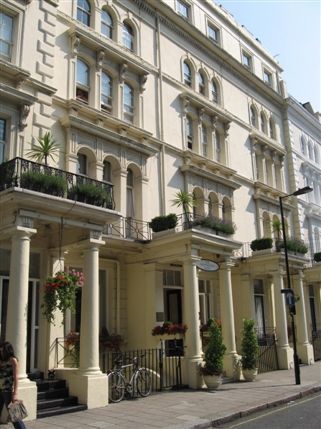 Umi Hotel -