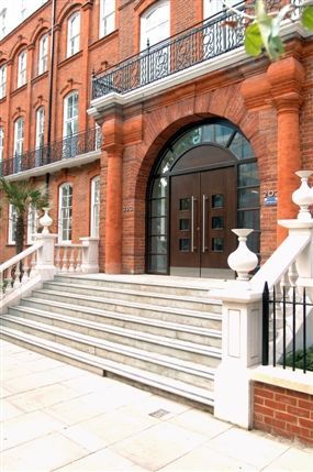 NH Kensington Hotel London - Entrance