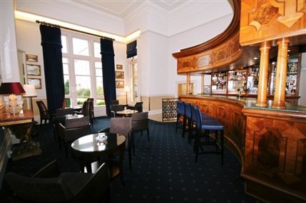 Down Hall Country House Hotel - The Cocktail Bar