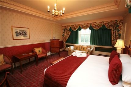 Down Hall Country House Hotel - Classic Double Room