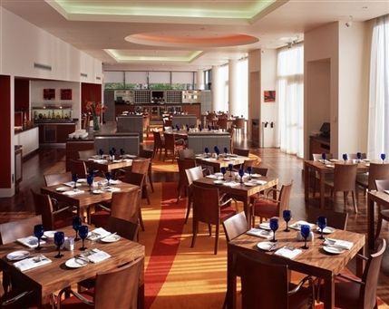 Crowne Plaza London Docklands - DOCKLANDS BAR AND GRILL