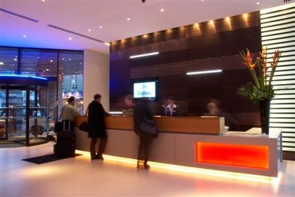 Hilton London Tower Bridge - Lobby
