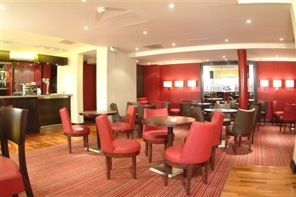 Holiday Inn London Gatwick Airport - Lobby Bar