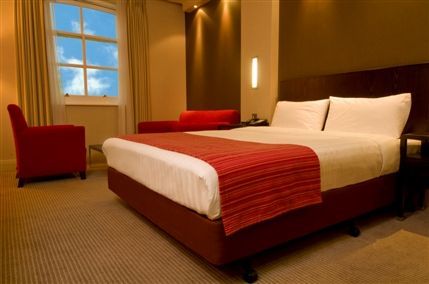 NH Kensington Hotel London - Guest Room