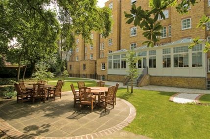 NH Kensington Hotel London - Terrace
