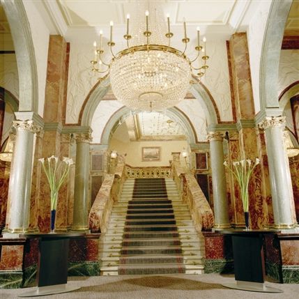 Hotel Russell London - Lobby Staircase