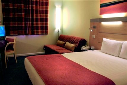 Images for Holiday Inn Express London Earls Court hotel deals