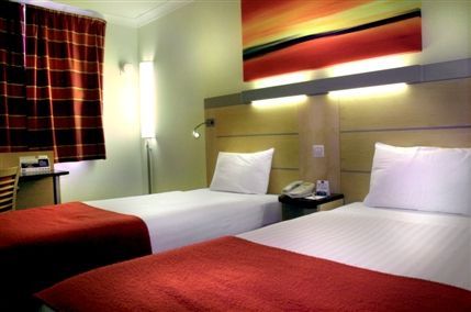 Holiday Inn Express London Earls Court - Twin Room