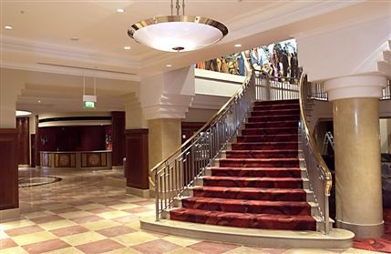 Hilton London Paddington Hotel - Staircase to Great Western Room