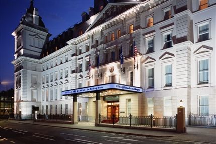 Hilton London Paddington Hotel - Exterior by night