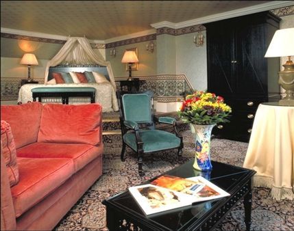 Gallery Hotel -