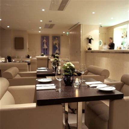 Radisson Blu Edwardian Leicester Square Hotel - Bar and restaurant