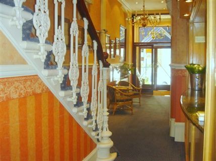 London Town Hotel -