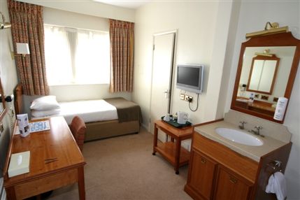 Umi Hotel -