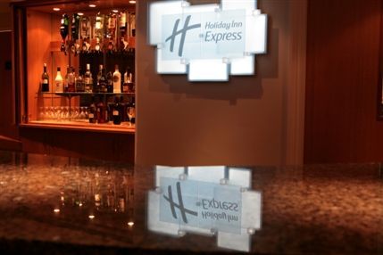 Holiday Inn Express Wandsworth - Bar