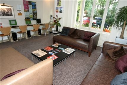 Umi Hotel -