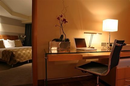 Plaza on the River Club & Residence London -