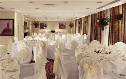 Crowne Plaza London Ealing - Wedding in Knightsbridge Suite
