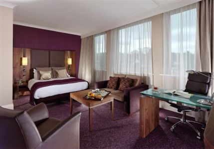 Crowne Plaza London Ealing -