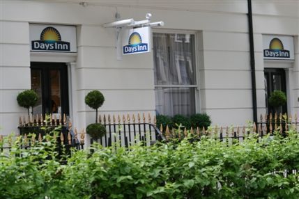 Days Inn Hyde Park Hotel London - Entrance