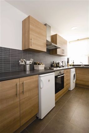 Dolphin House Serviced Apartments - An Apartment Kitchen