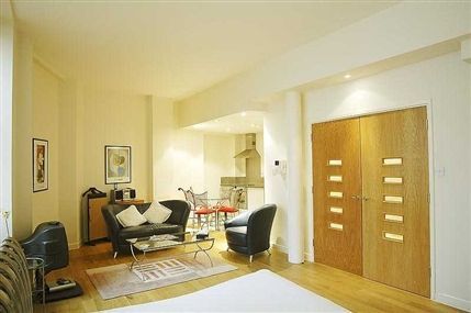 196 Bishopsgate Serviced Apartments - Living Area