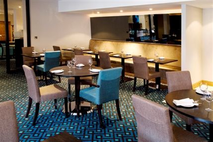 Menzies Chequers Hotel London Gatwick - Lounge Bar