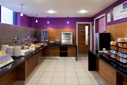 Holiday Inn Express London Newbury Park - Continental Breakfast Bar