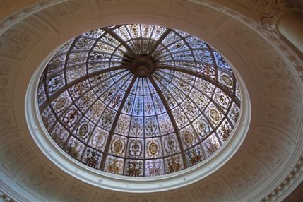 Threadneedles, Marriott Autograph Collection - Hotel Lobby, dominated by this beautiful 120 glass panel dome