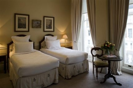Cranley Hotel London - Deluxe Double/Twin Room