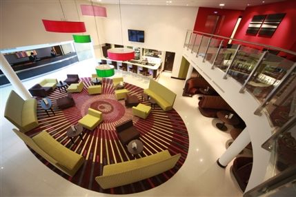 DoubleTree by Hilton London Heathrow Airport - Lobby