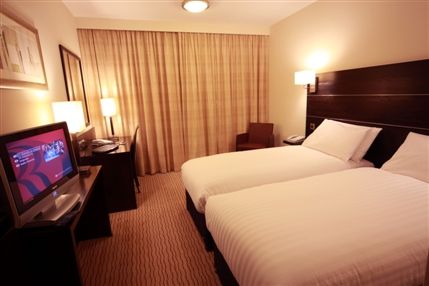 DoubleTree by Hilton London Heathrow Airport - Guest Room