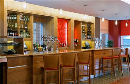 Jurys Inn Heathrow Hotel - Bar