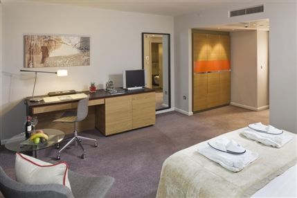 Hilton London Tower Bridge - Deluxe Double Room