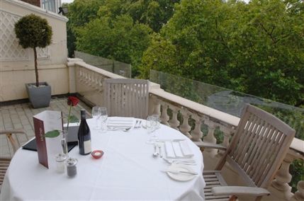 Thistle Hyde Park Hotel London - Balcony