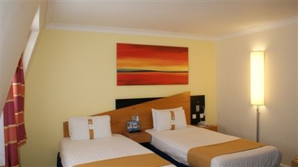 Holiday Inn Express London-Victoria - Twin Room