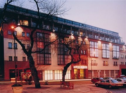 Apex International Hotel -